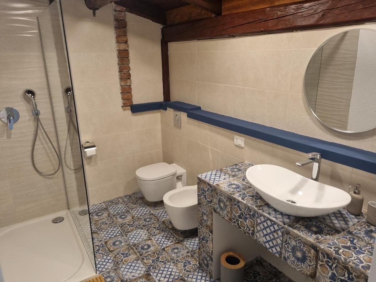 Rooms And Apartment Feral โรวีน ภายนอก รูปภาพ