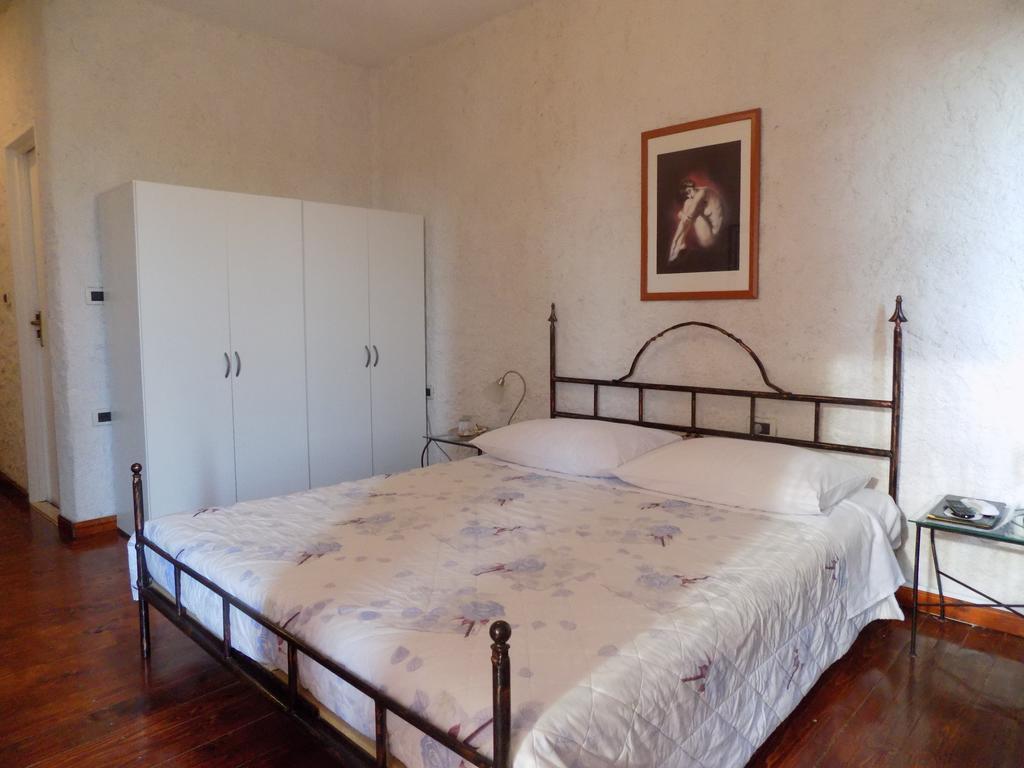 Rooms And Apartment Feral โรวีน ภายนอก รูปภาพ